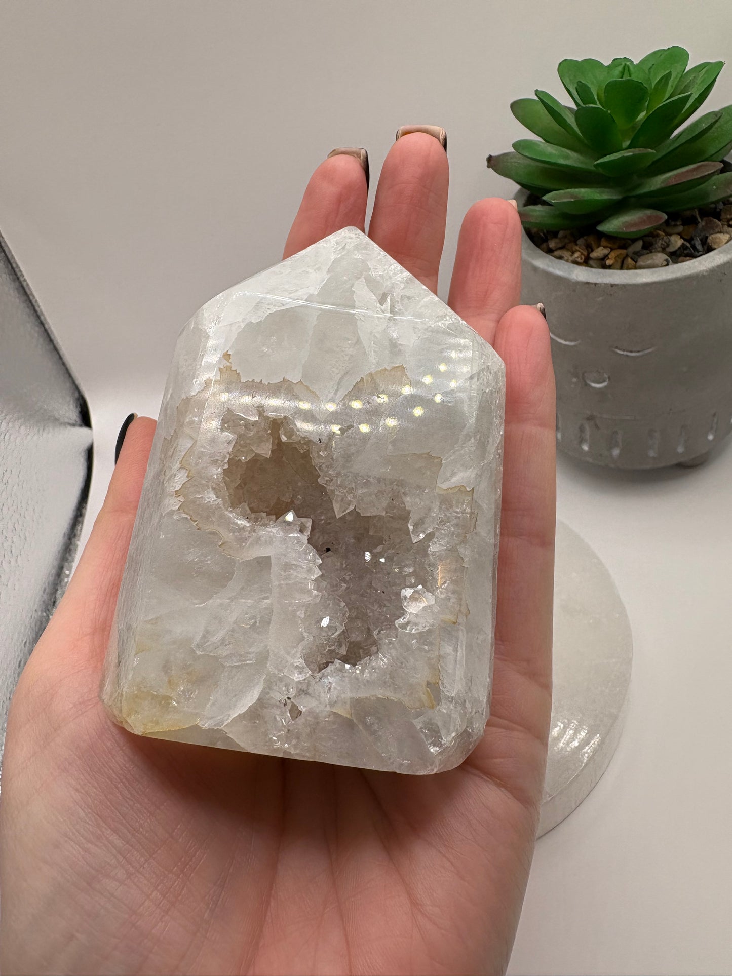 Agate Tower/ Agate Crystal/ Agate/ Agate Point/ Healing Crystals/ Crystals uk