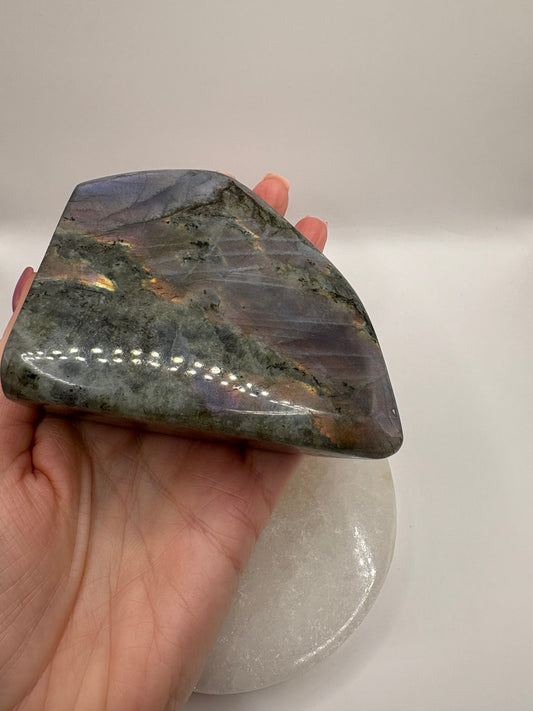 Sunset Labradorite Freeform/ Sunset Labradorite standing Freeform/ Sunset Labradorite Crystal/ Labradorite/ Crystals UK/ Healing Crystals