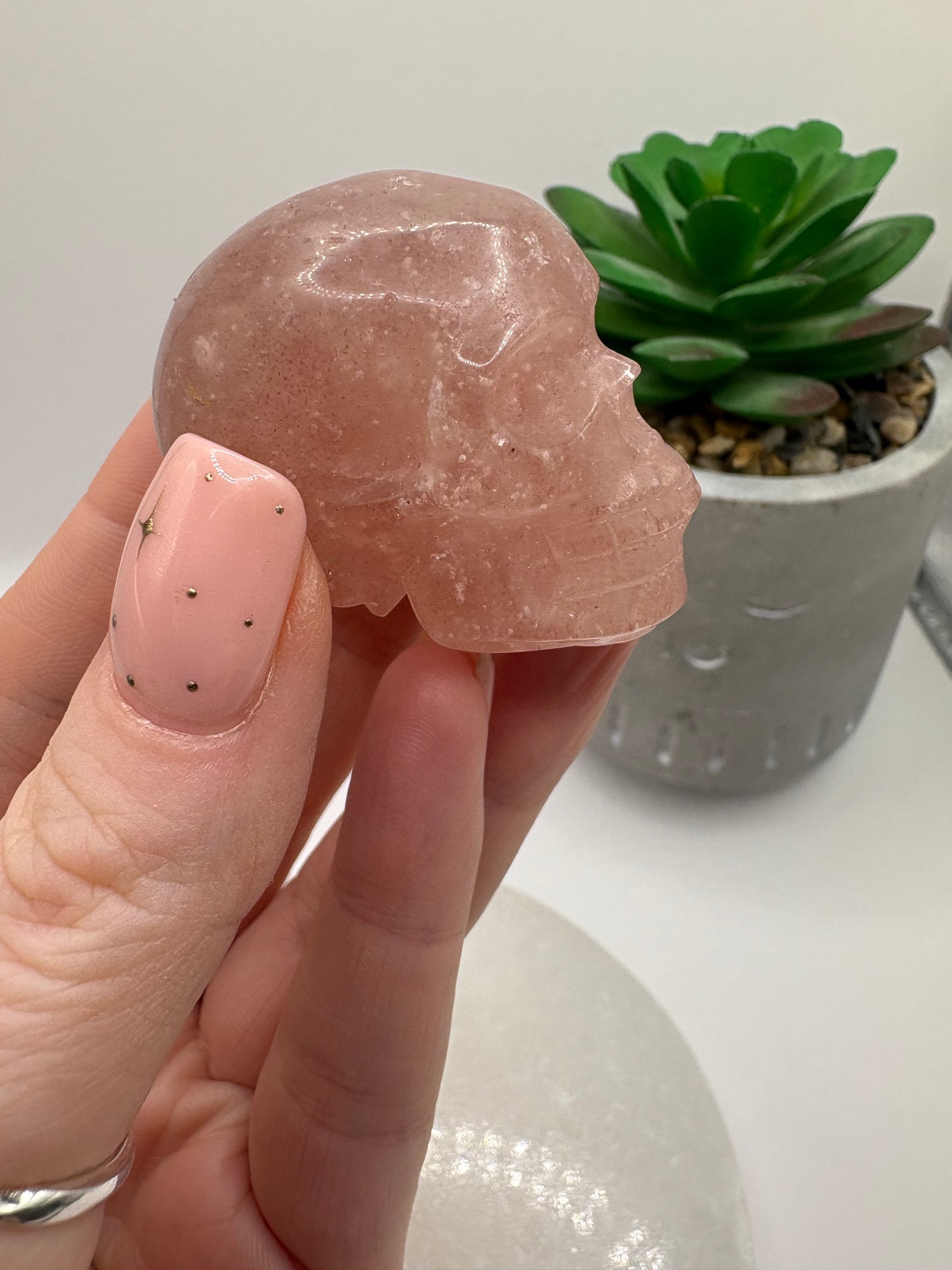 Strawberry Quartz Skull Carving/ Strawberry Quartz Skull/ Strawberry Quartz Carving/ Strawberry Quartz crystals/ Healing Crystals/