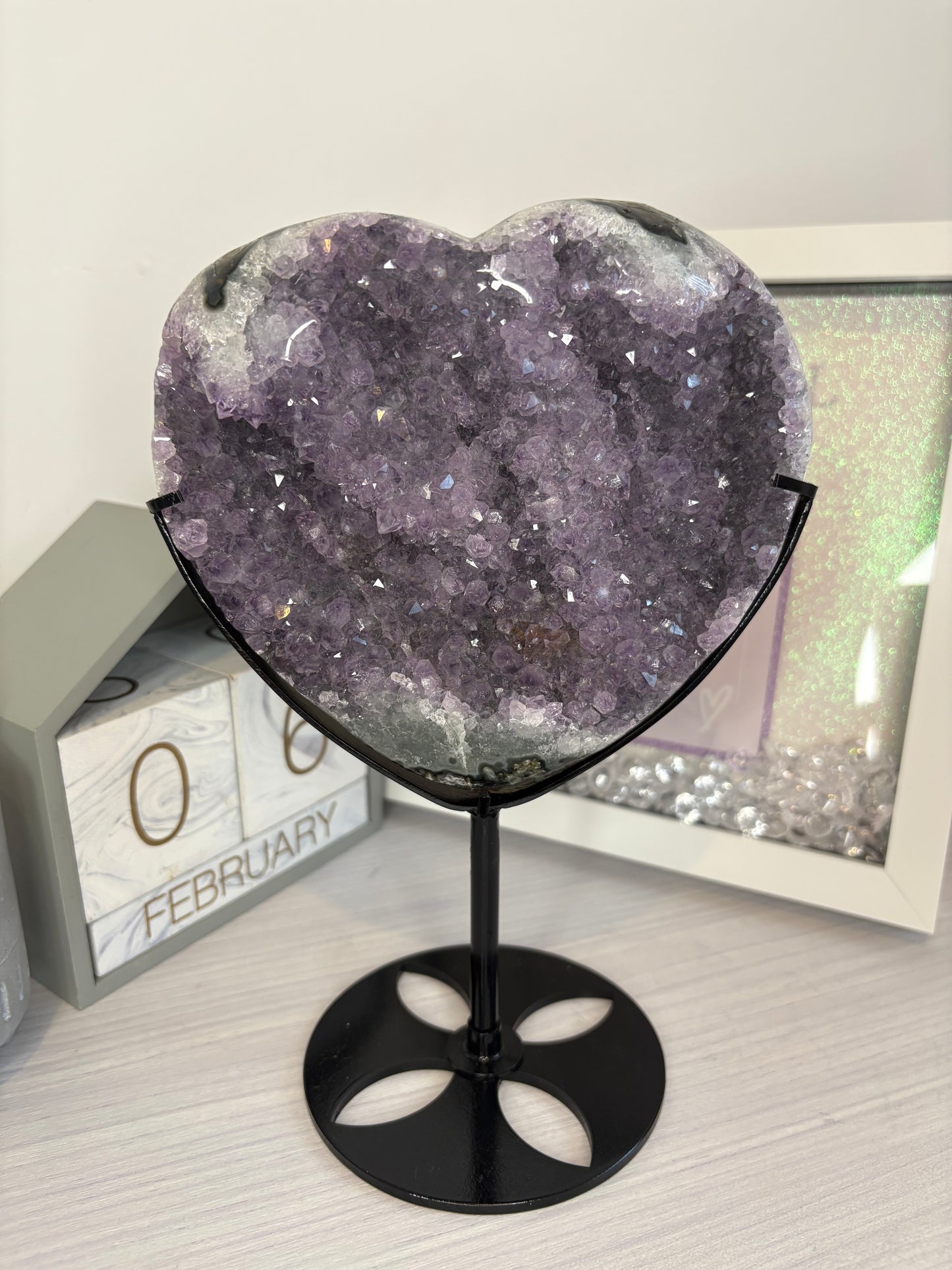 Amethyst Heart/ Amethyst Heart Carving/ Amethyst Crystal/ Amethyst/ Healing Crystal/ Crystals UK/ Amethyst Druzy/ Natural Amethyst