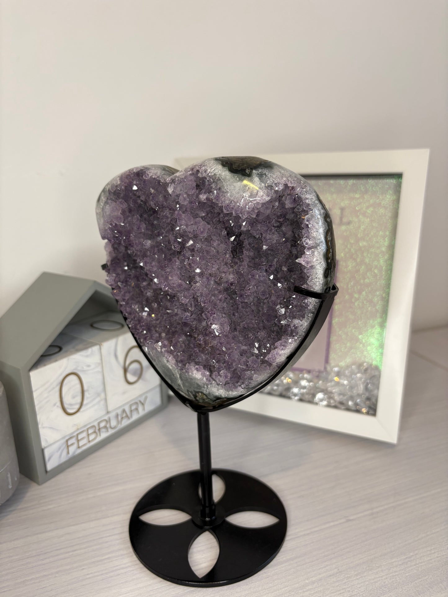 Amethyst Heart/ Amethyst Heart Carving/ Amethyst Crystal/ Amethyst/ Healing Crystal/ Crystals UK/ Amethyst Druzy/ Natural Amethyst