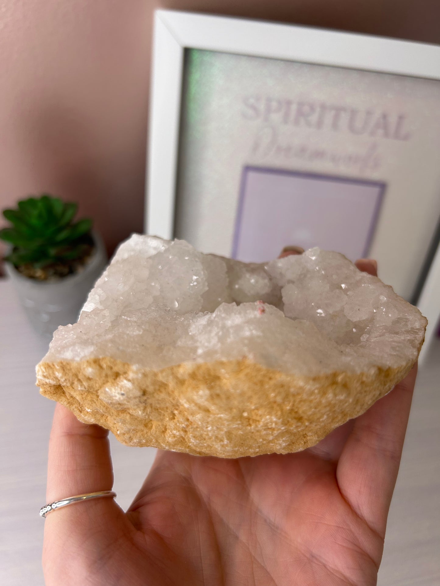 Natural Quartz Geode/ Quartz Geode/ Quartz Crystal Geode/ Quartz Crystals/ Master Healer Quartz Geode/ Healing Crystals/ Crystals UK