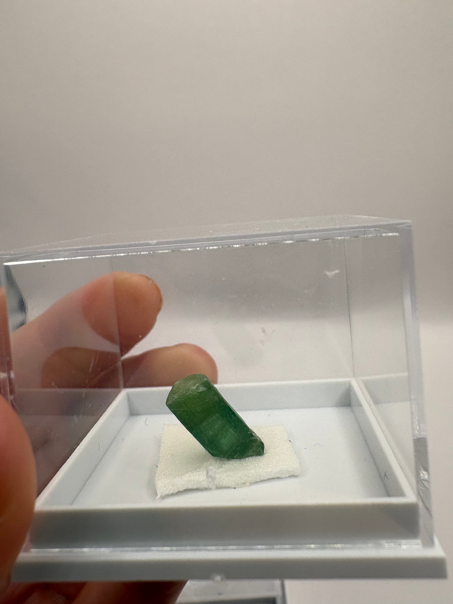 Green Tourmaline Specimen/ Crystal Specimens/ Green Tourmaline Crystals / Green Tourmaline/ healing Crystals/ Crystals UK