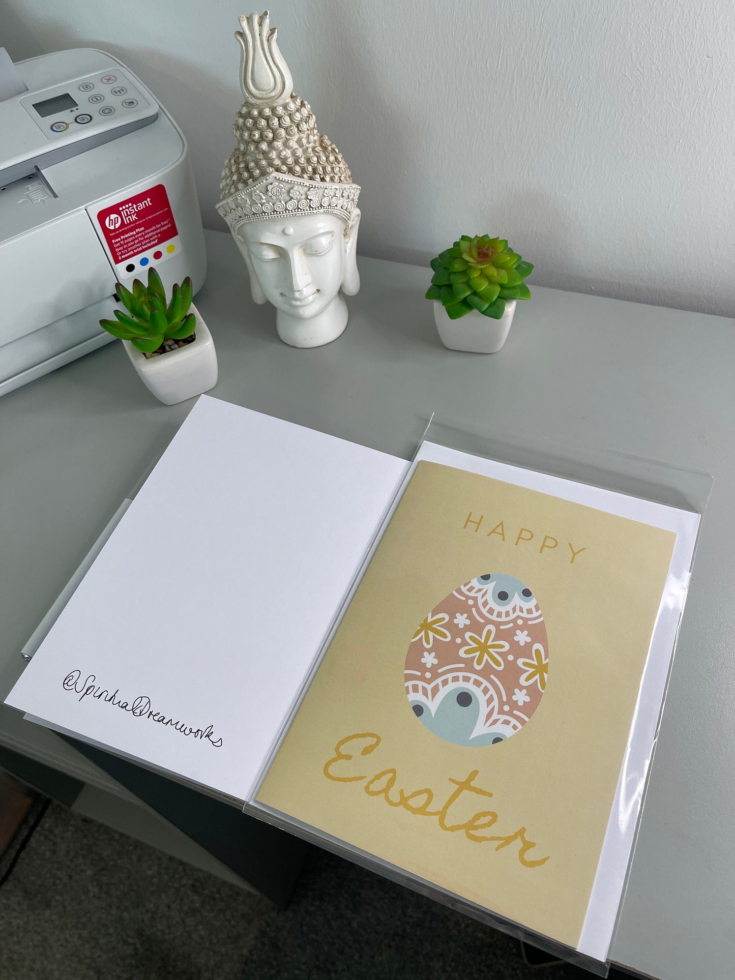 Happy Easter greetings card/Egg design